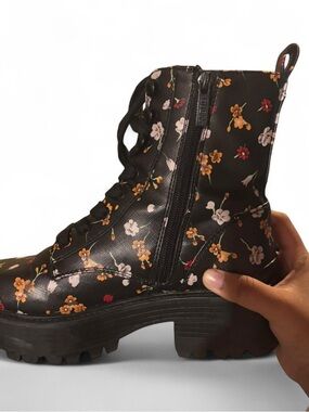 Guess Black Floral Lace-Up Platform Boots